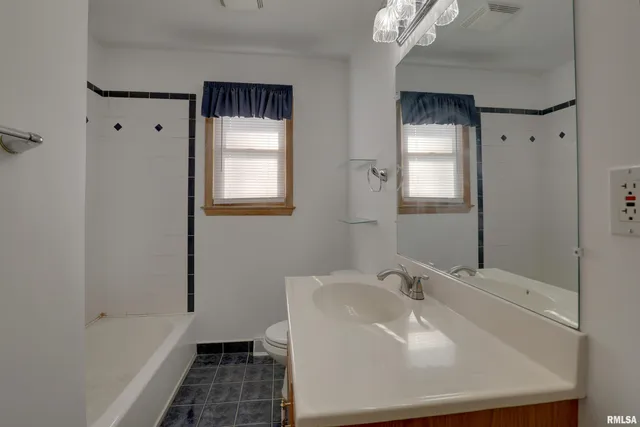 $240,000 | 3302 Lindell Avenue, Quincy, IL 62301