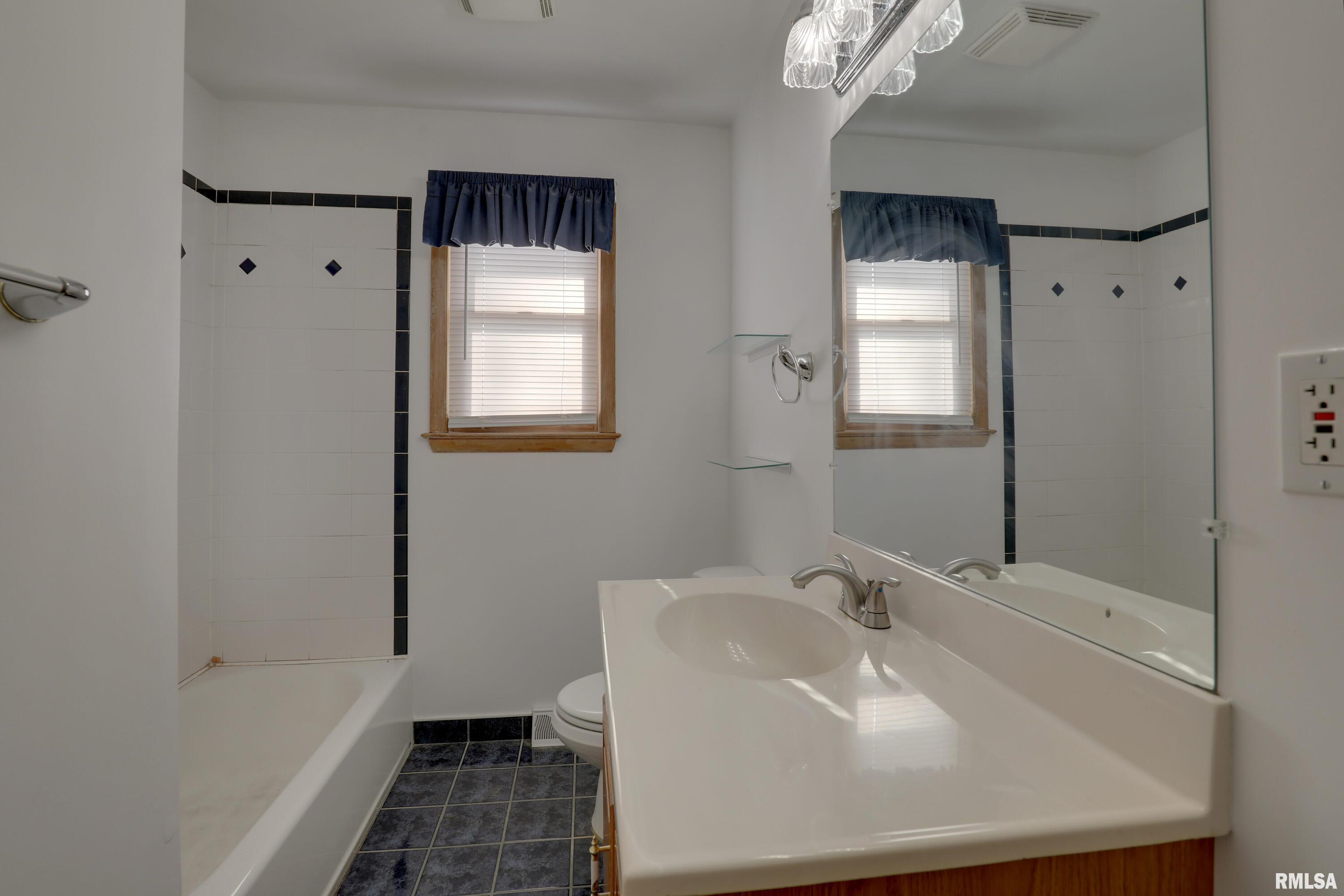 3302 Lindell Avenue Quincy, IL 62301 - Photo 16 of 21