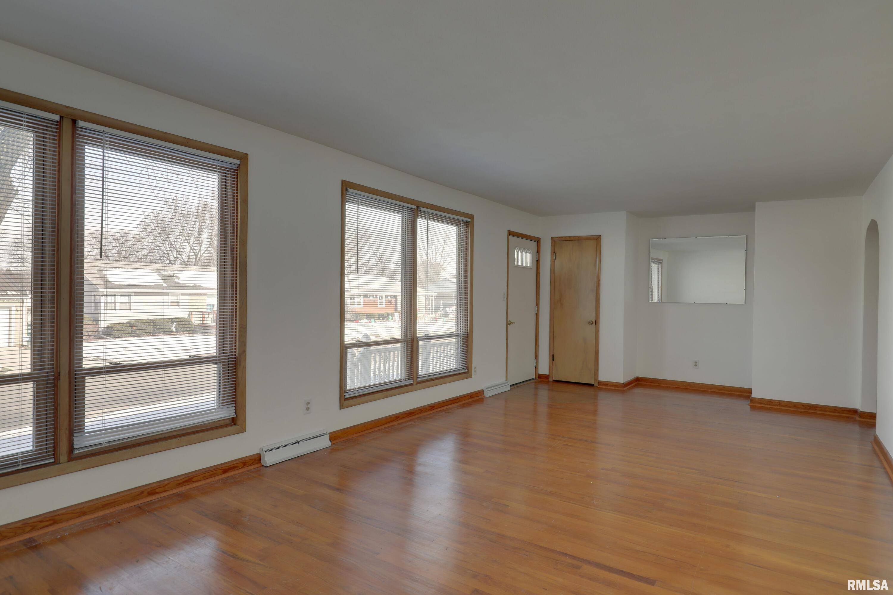 3302 Lindell Avenue Quincy, IL 62301 - Photo 3 of 21