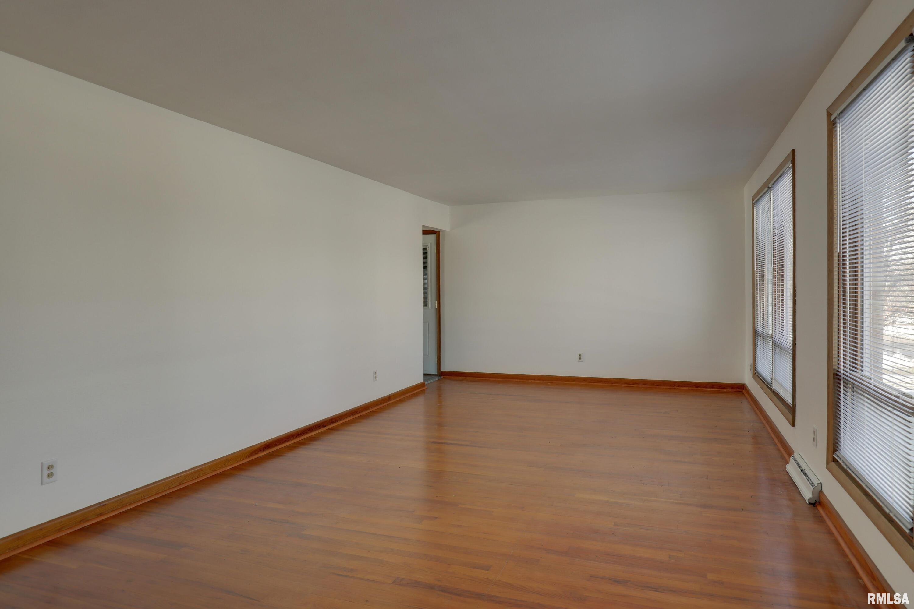 3302 Lindell Avenue Quincy, IL 62301 - Photo 5 of 21