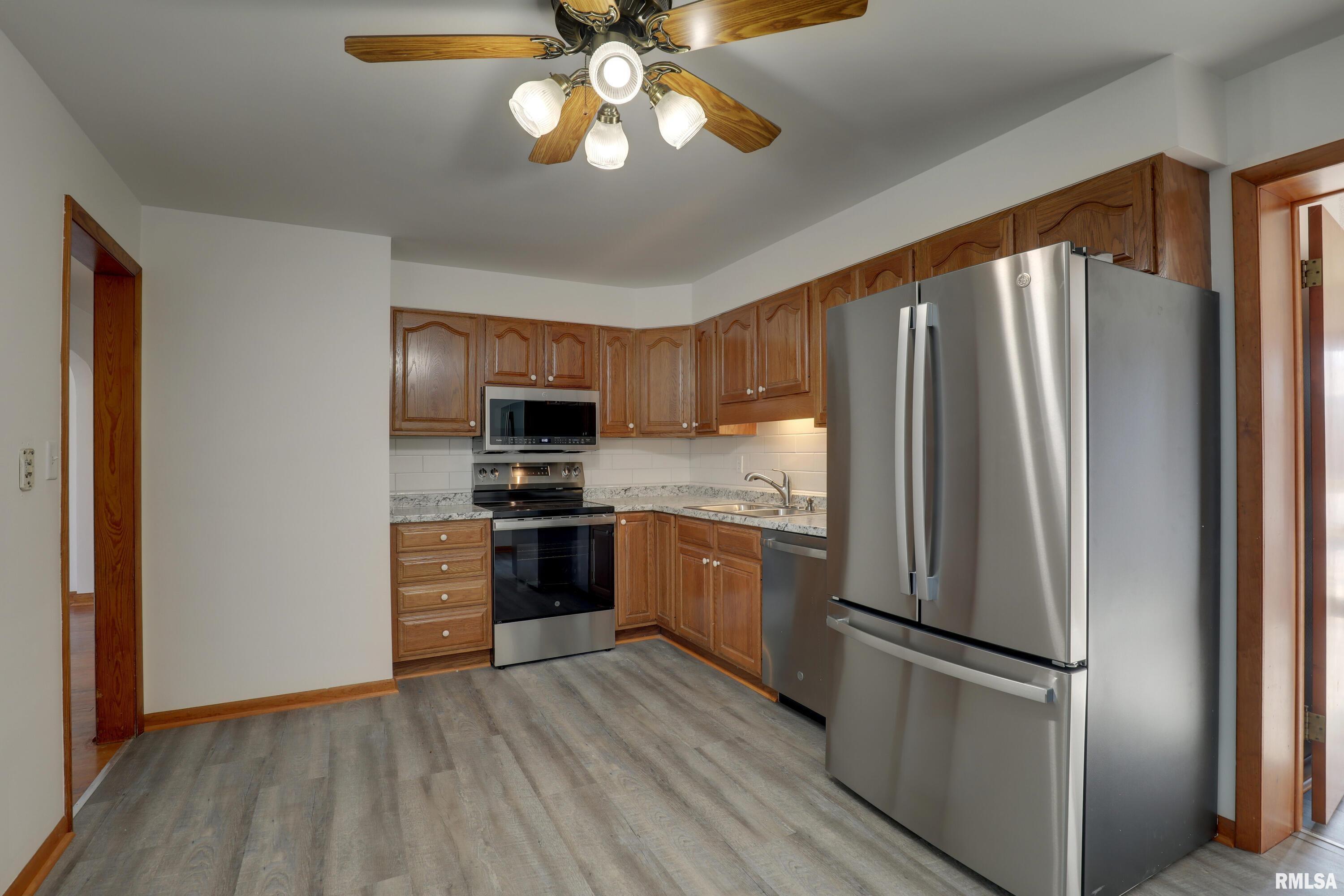 3302 Lindell Avenue Quincy, IL 62301 - Photo 7 of 21