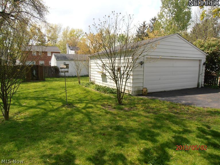1596 Brainard Road Lyndhurst, OH 44124 - Photo 14 of 15 Beautiful backyard!