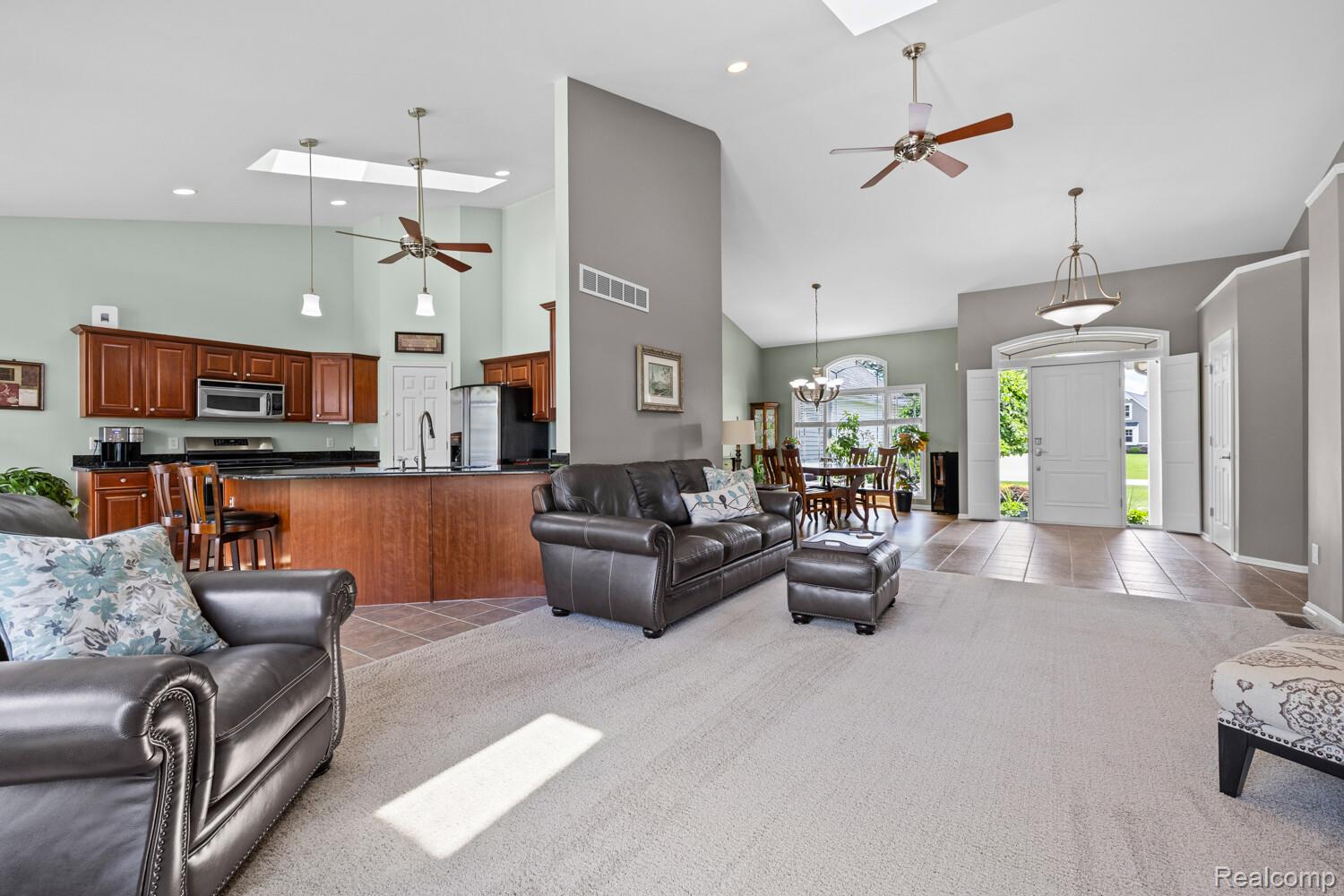 1131 Thorn Ridge Drive Howell, MI 48843 - Photo 8 of 47 12_1131_Thorn_Ridge_Dr13_mls.jpg