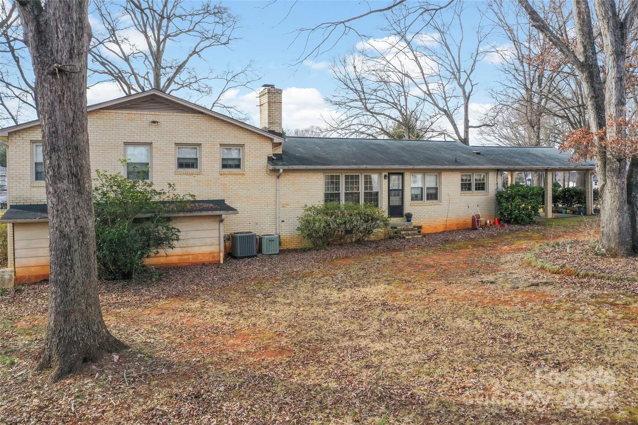 950 Arrowhead Drive Rock Hill, SC 29730 - Photo 38 of 38 a view of a house with yard and a garden
