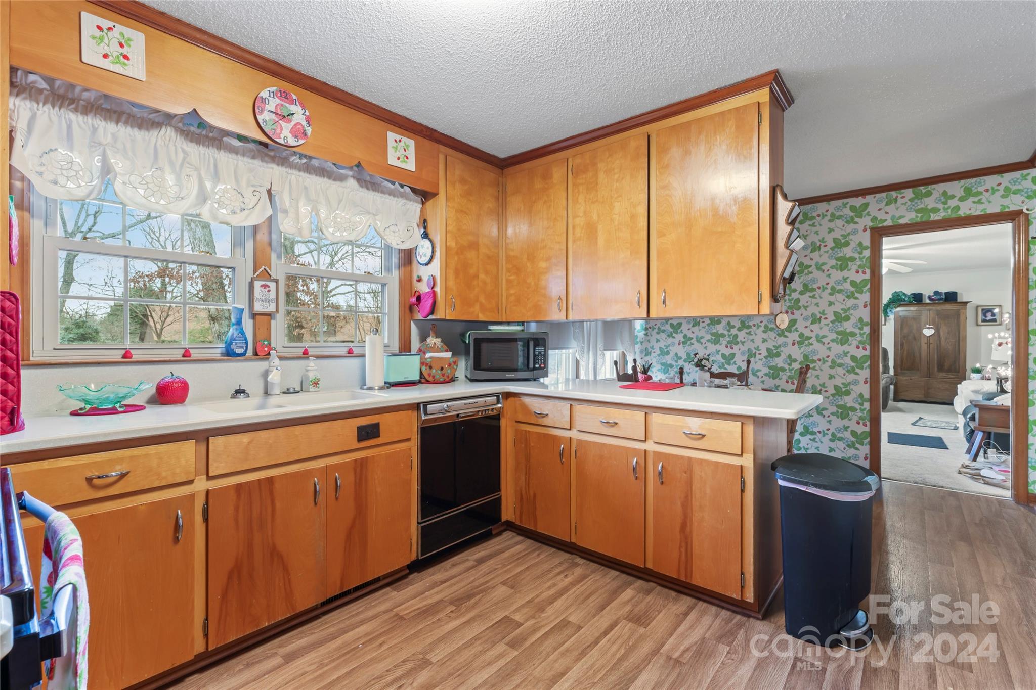 950 Arrowhead Drive Rock Hill, SC 29730 - Photo 4 of 38 a kitchen with stainless steel appliances granite countertop a sink and cabinets