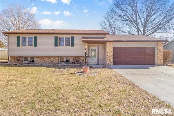 $170,000 | 7 Centennial, Franklin, IL 62638