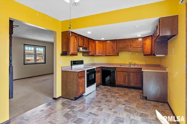 $170,000 | 7 Centennial, Franklin, IL 62638