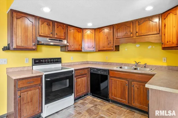 $170,000 | 7 Centennial, Franklin, IL 62638