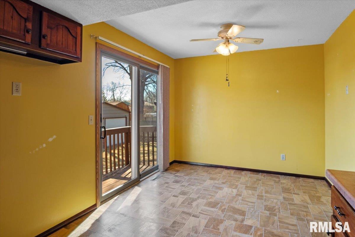 7 Centennial Franklin, IL 62638 - Photo 15 of 37