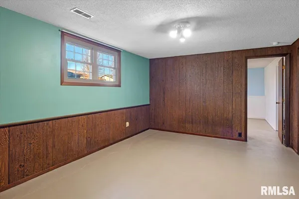 $170,000 | 7 Centennial, Franklin, IL 62638