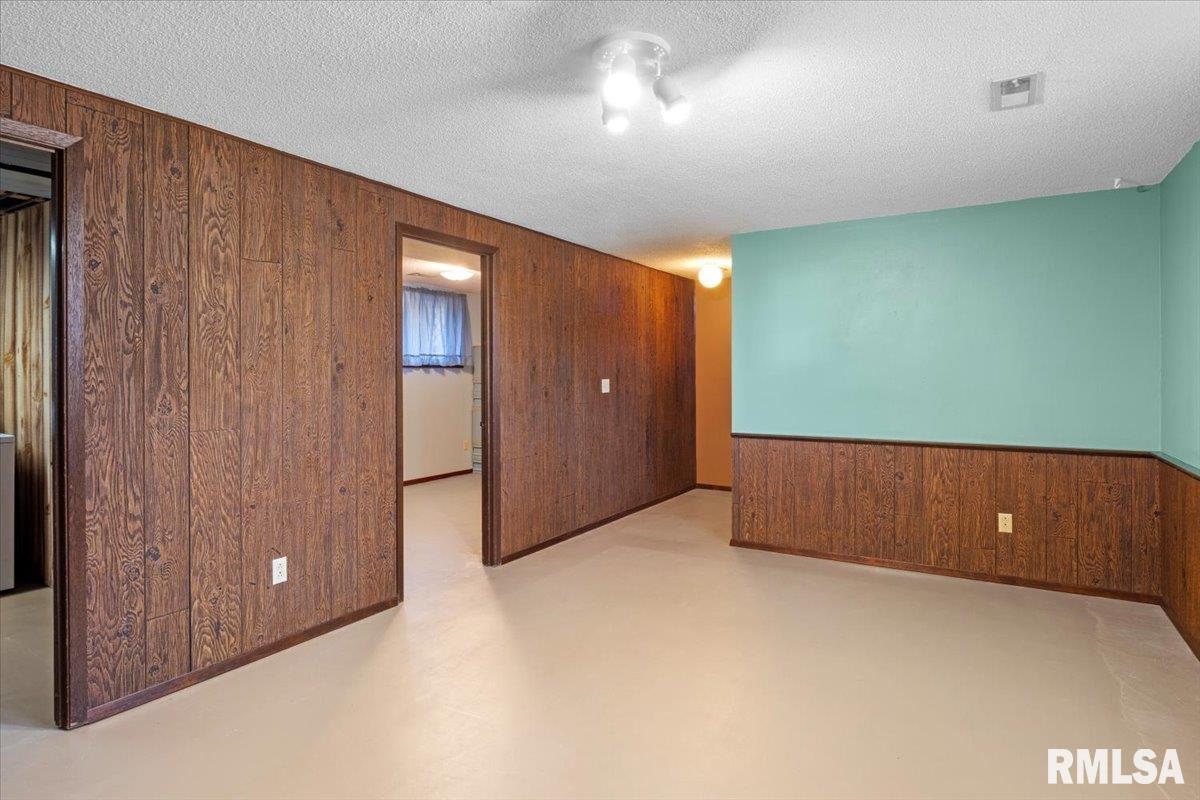 7 Centennial Franklin, IL 62638 - Photo 24 of 37