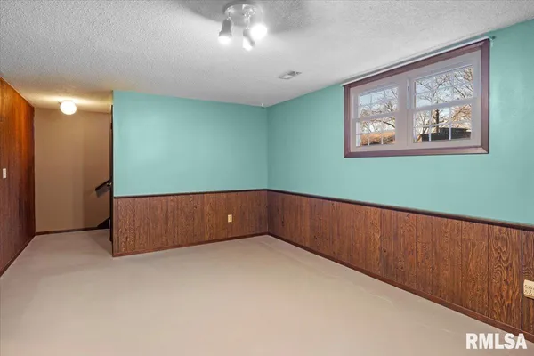 $170,000 | 7 Centennial, Franklin, IL 62638