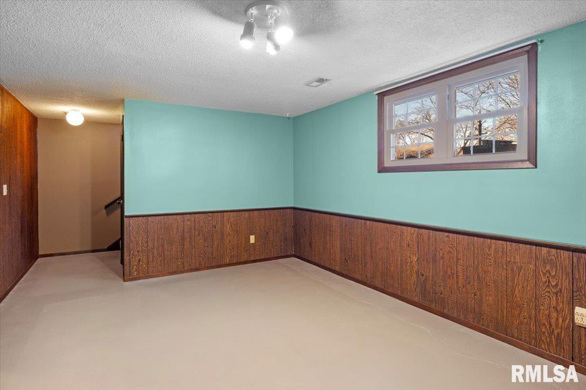 7 Centennial Franklin, IL 62638 - Photo 25 of 37