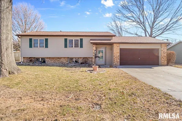 $170,000 | 7 Centennial, Franklin, IL 62638
