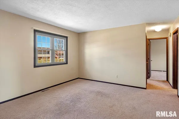 $170,000 | 7 Centennial, Franklin, IL 62638