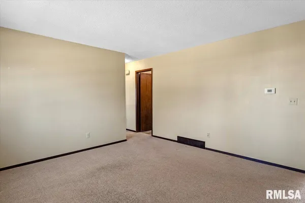 $170,000 | 7 Centennial, Franklin, IL 62638