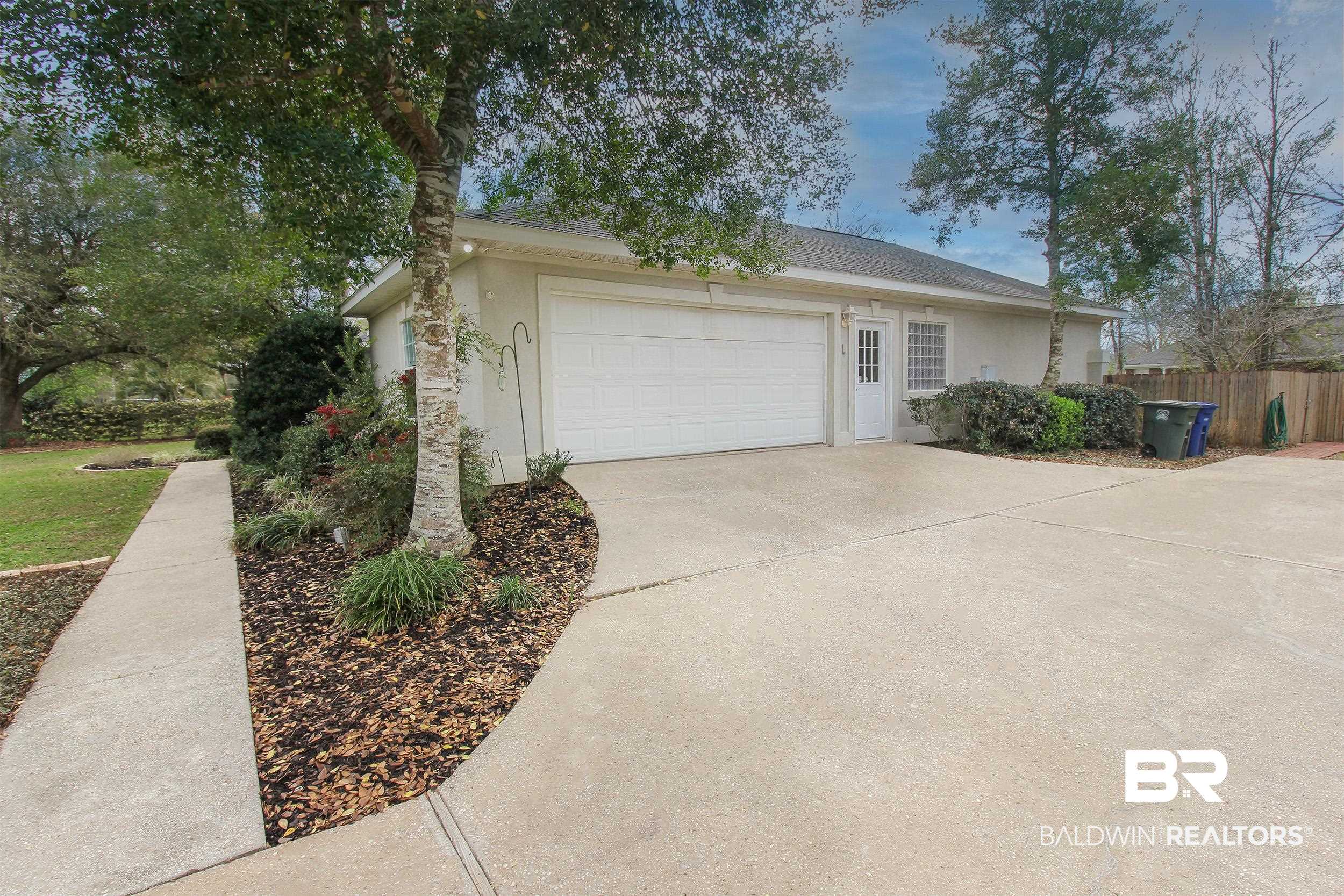 1601 North Pine Street Foley, AL 36535 - Photo 18 of 23 Garage