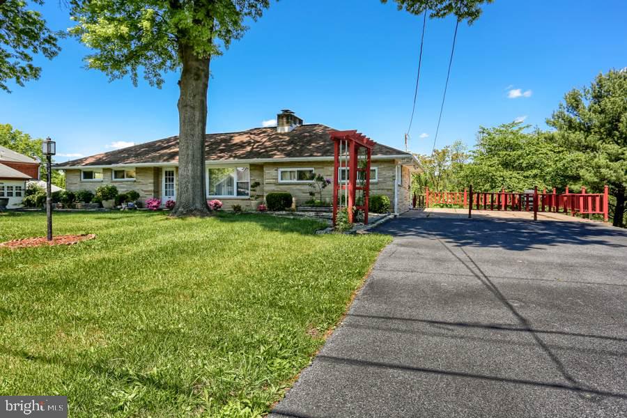 3610 Ridgeway Road Harrisburg, PA 17109 - Photo 2 of 23 Gallery Image 2