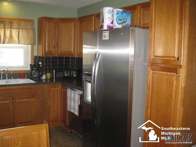 920 South Raisinville Road Monroe, MI 48161 - Photo 8 of 19 Stainless Appliances