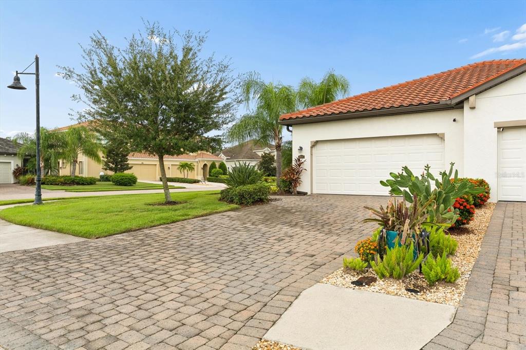 2324 Springhaven Lane Lakewood Ranch, FL 34211 - Photo 5 of 62 Gallery Image 5