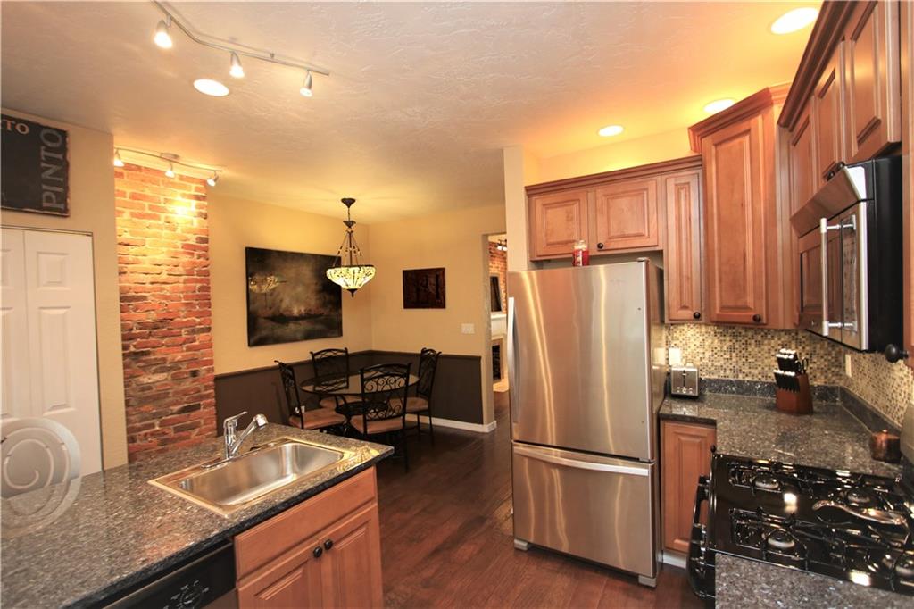 3220 Mary Street Pittsburgh, PA 15203 - Photo 11 of 24