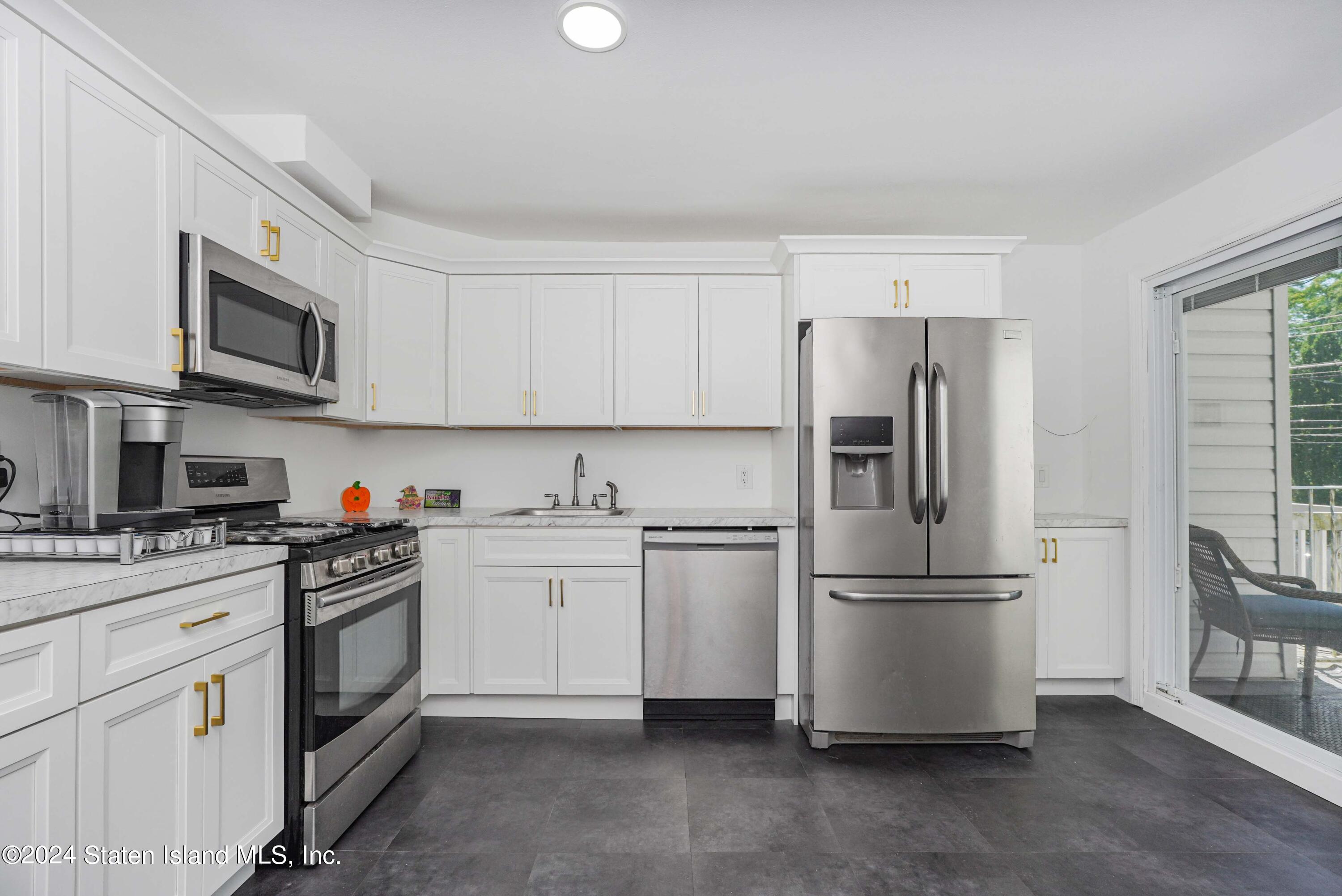 334 Arthur Kill Road Staten Island, NY 10308 - Photo 11 of 27 Photo Jul 11 2024, 3 08 55 AM