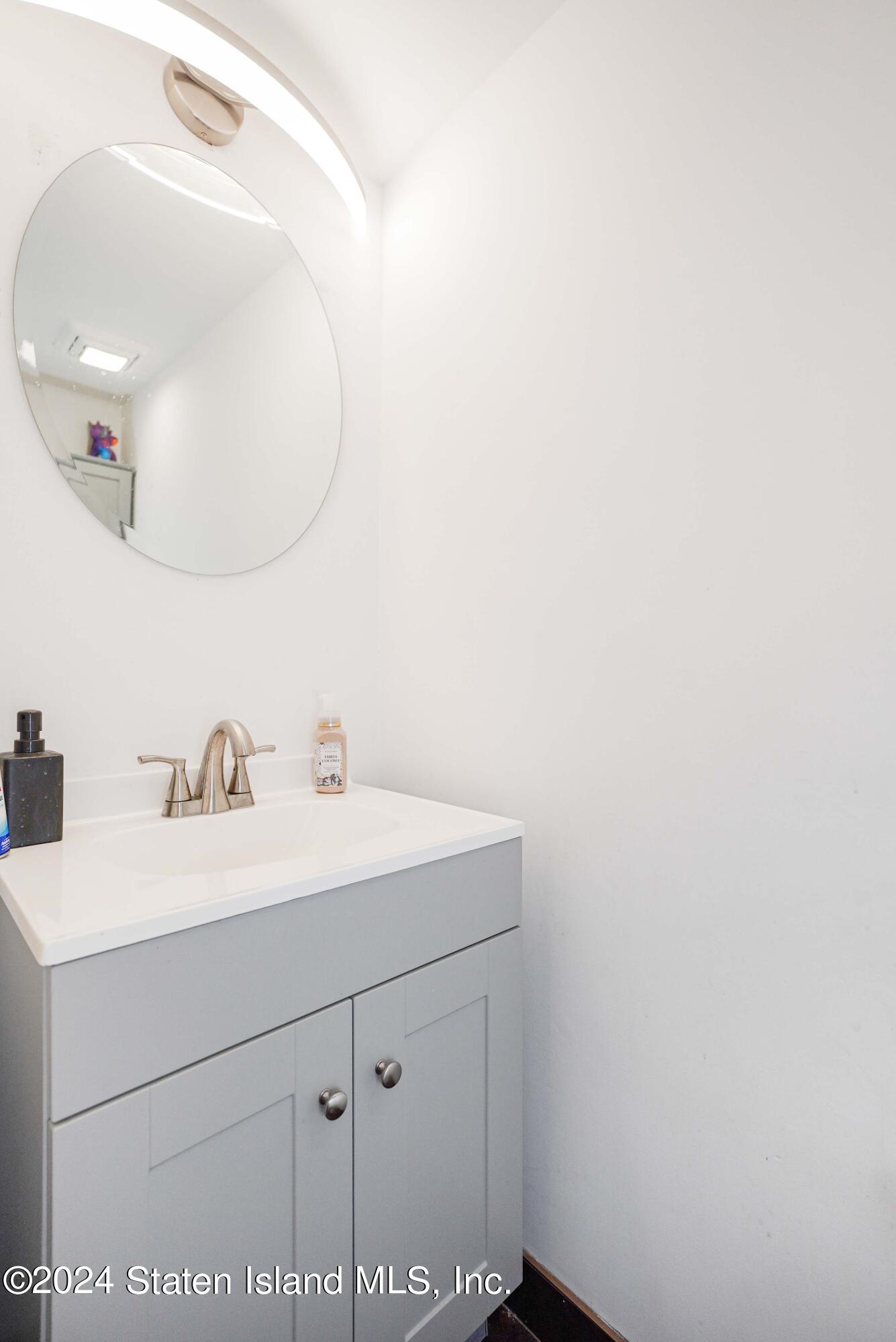 334 Arthur Kill Road Staten Island, NY 10308 - Photo 8 of 27 Photo Jul 11 2024, 3 00 11 AM