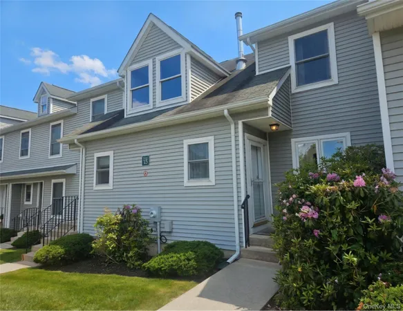 $2,350 | 100 Boniface Drive, Unit 15D, Pine Bush, NY 12566