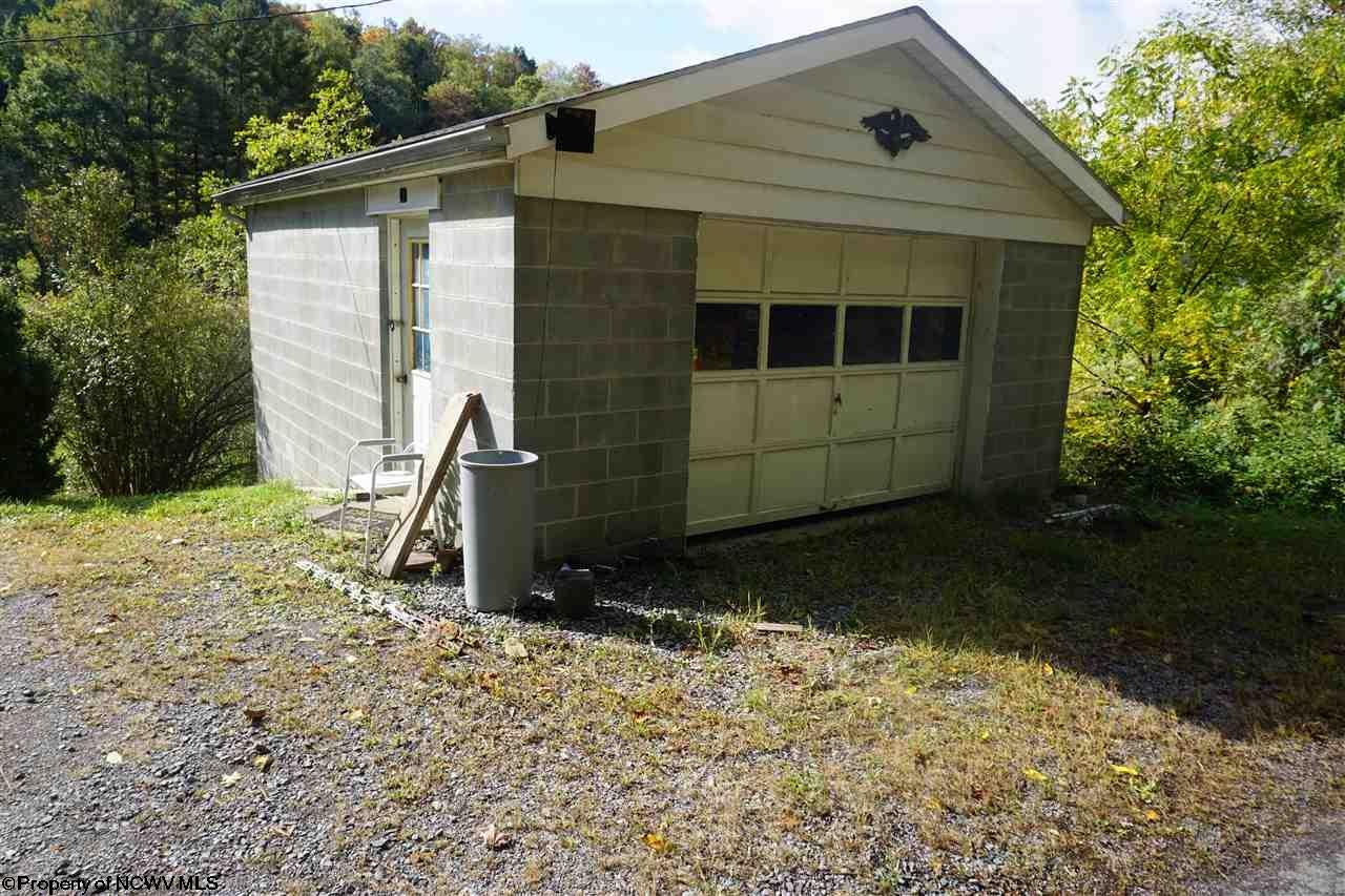 2662 Colfax Road Fairmont, WV 26554 - Photo 3 of 27 Gallery Image 3