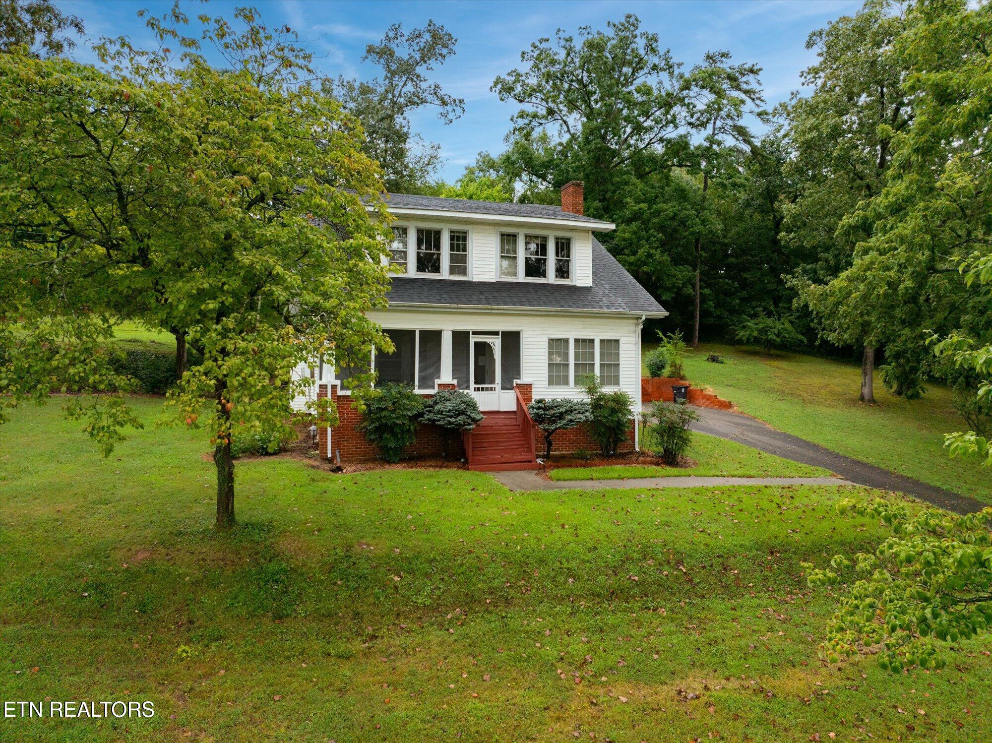 02-618-Oak-St-Athens-TN-2