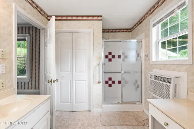 $279,000 | 618 Oak Street, Athens, TN 37303