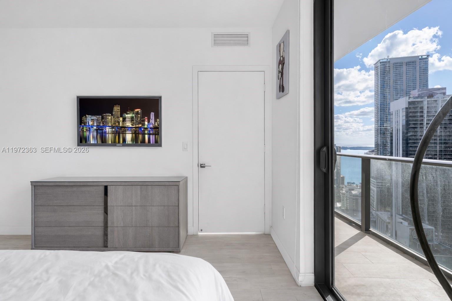 55 Southwest 9th Street, Unit 3703 Miami, FL 33130 - Photo 17 of 38