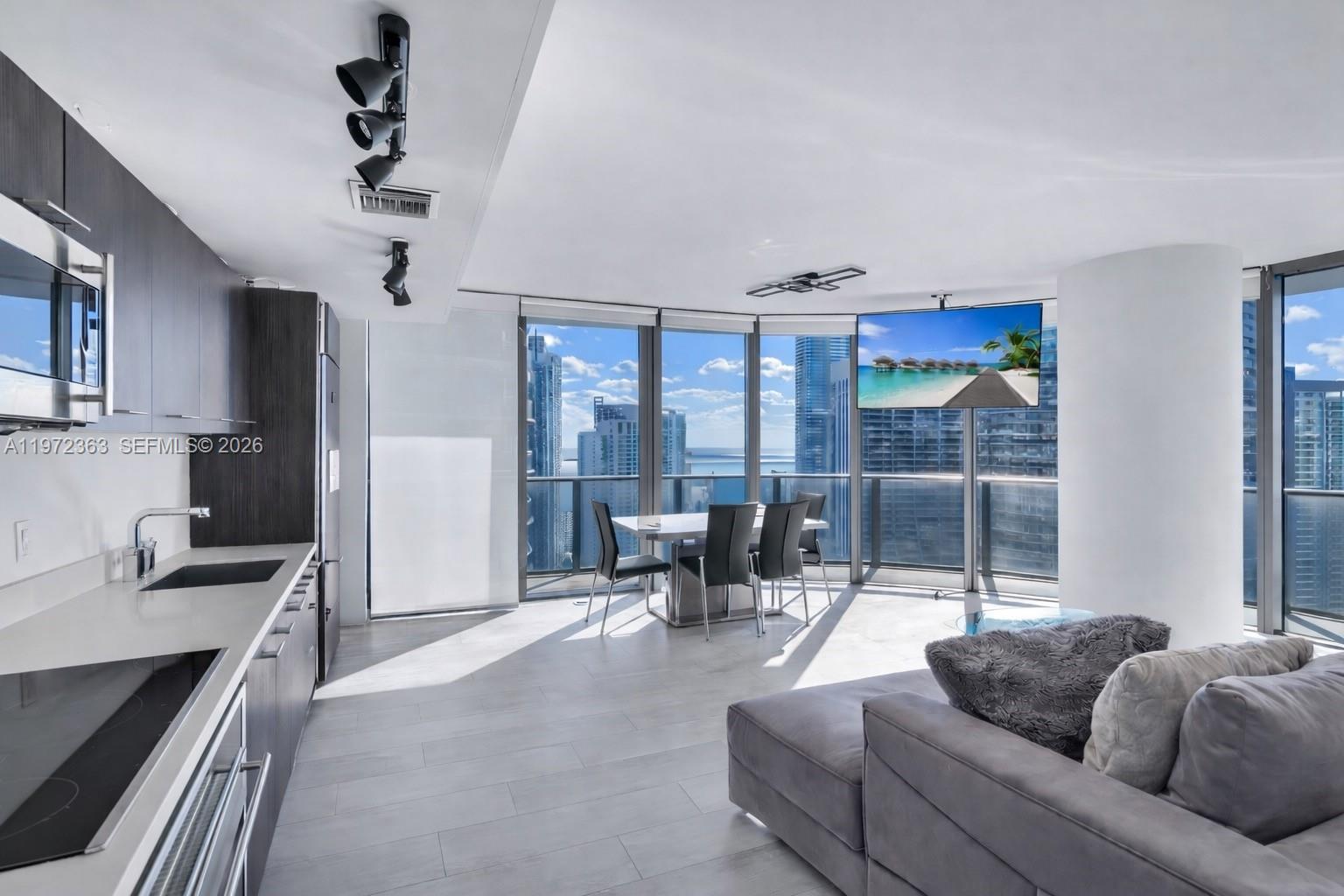 55 Southwest 9th Street, Unit 3703 Miami, FL 33130 - Photo 7 of 38