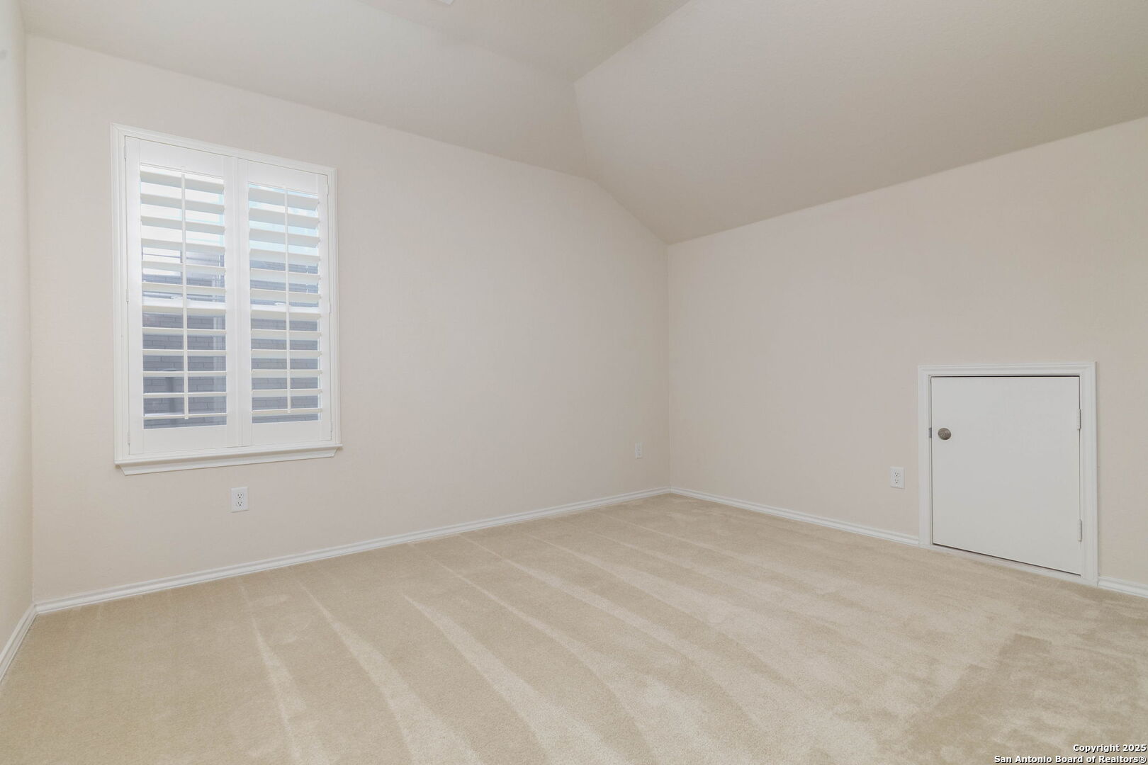 353 Aberdeen Boerne, TX 78015 - Photo 25 of 36 an empty room with windows