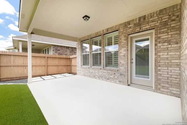 $3,000 | 353 Aberdeen, Boerne, TX 78015