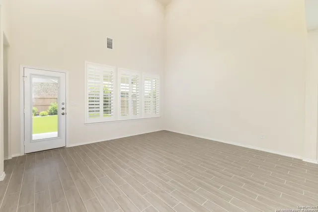 $3,000 | 353 Aberdeen, Boerne, TX 78015