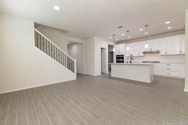 $3,000 | 353 Aberdeen, Boerne, TX 78015