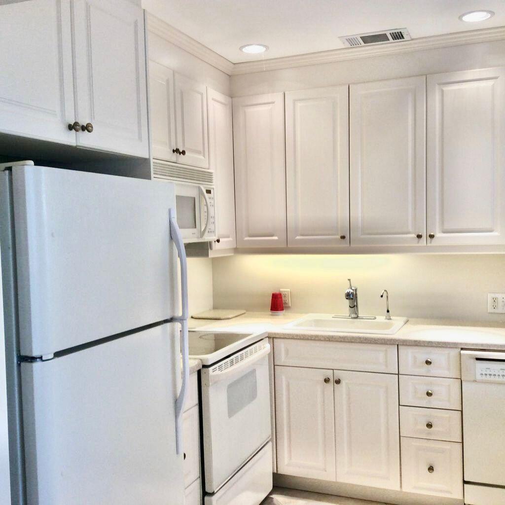 336 Brighton H Boca Raton, FL 33434 - Photo 3 of 37 Kitchen