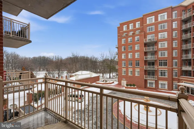 a view of a tennis court