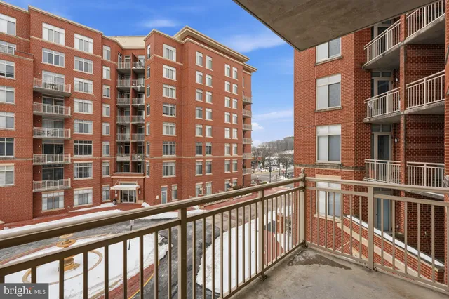 $330,000 | 4490 Market Commons Drive, Unit 312, Fairfax, VA 22033