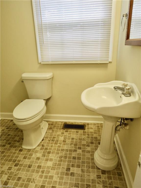 123 Periwinkle Road Eden, NC 27288 - Photo 10 of 13 Gallery Image 10
