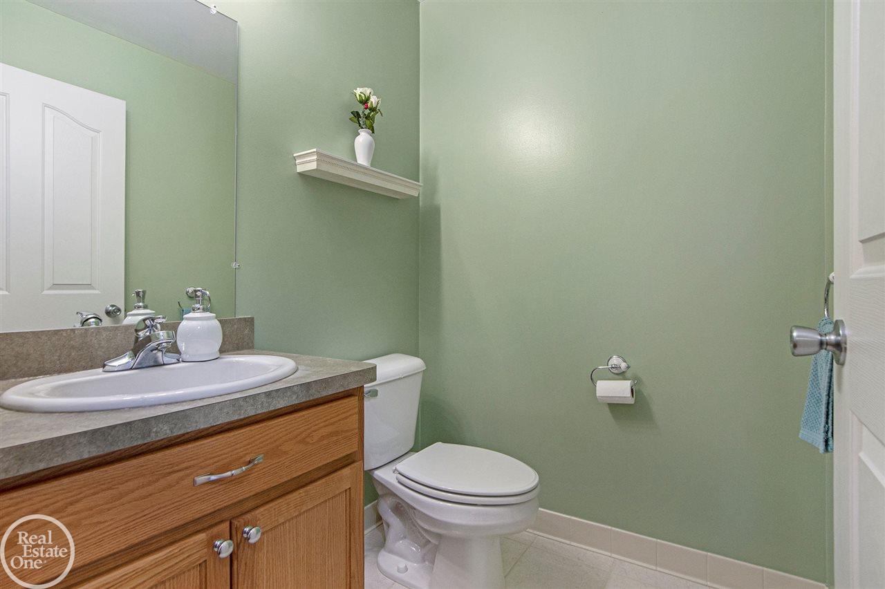 22661 Brantingham Road Macomb, MI 48044 - Photo 19 of 41 50038051-18.JPG