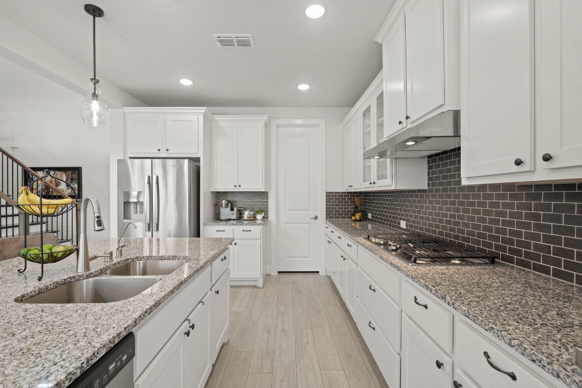 4702 Llano Loop Sugar Land, TX 77479 - Photo 11 of 50