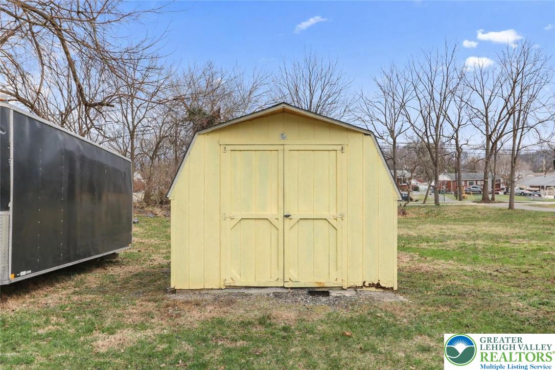 1712 9th Street Bethlehem, PA 18020 - Photo 33 of 38 a view of backyard of house