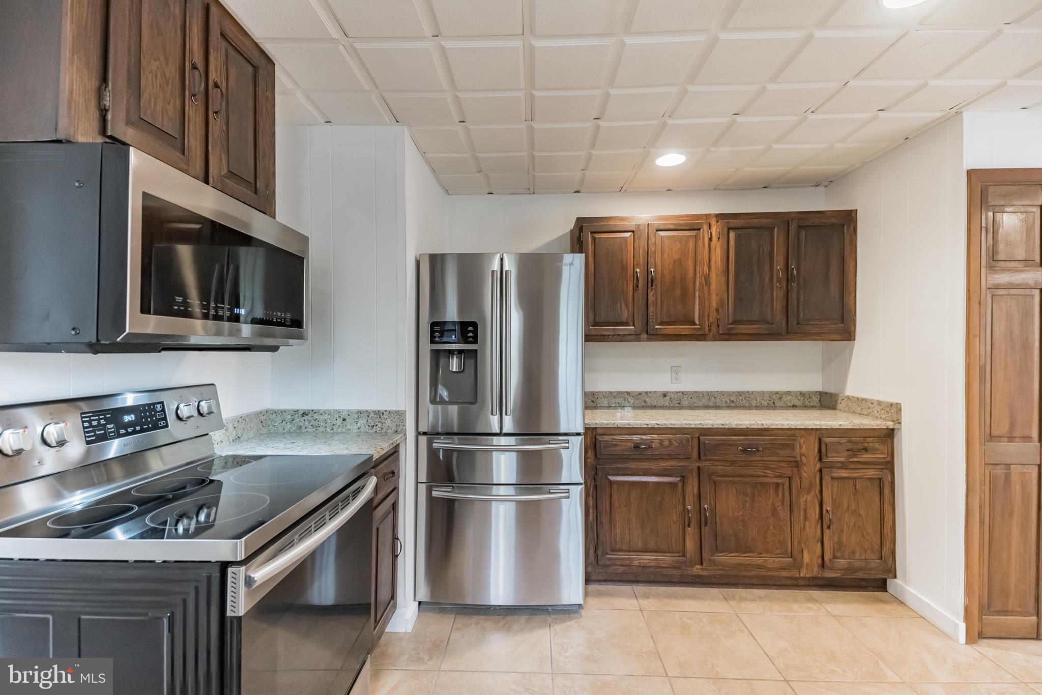 1212 Bridgeboro Road Edgewater Park, NJ 08010 - Photo 4 of 31 Gallery Image 4