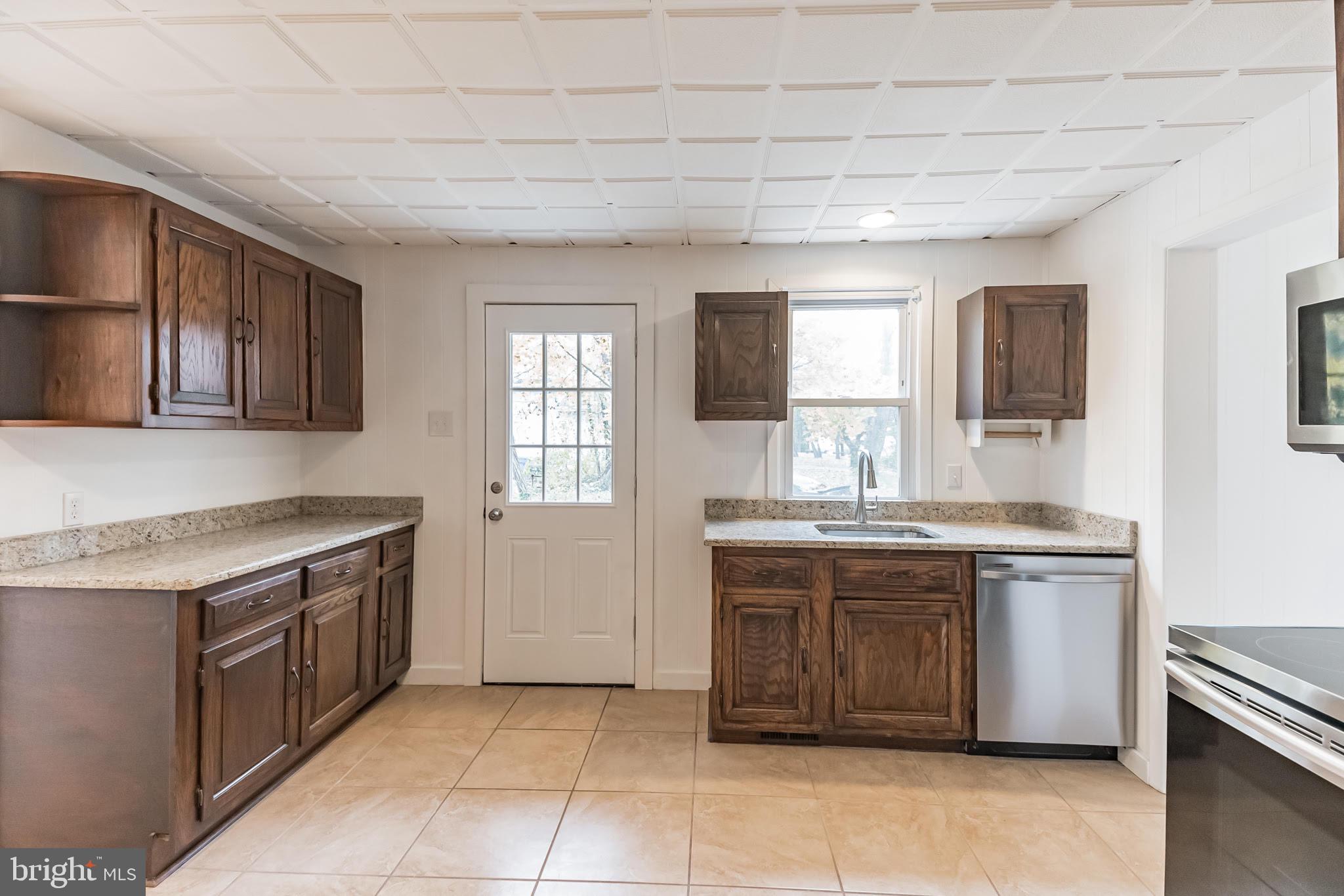 1212 Bridgeboro Road Edgewater Park, NJ 08010 - Photo 5 of 31 Gallery Image 5