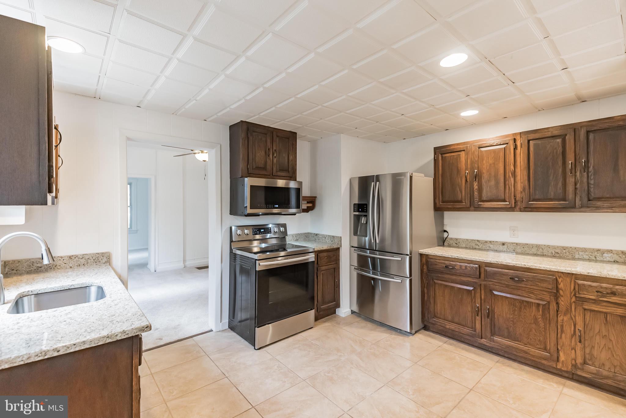 1212 Bridgeboro Road Edgewater Park, NJ 08010 - Photo 8 of 31 Gallery Image 8
