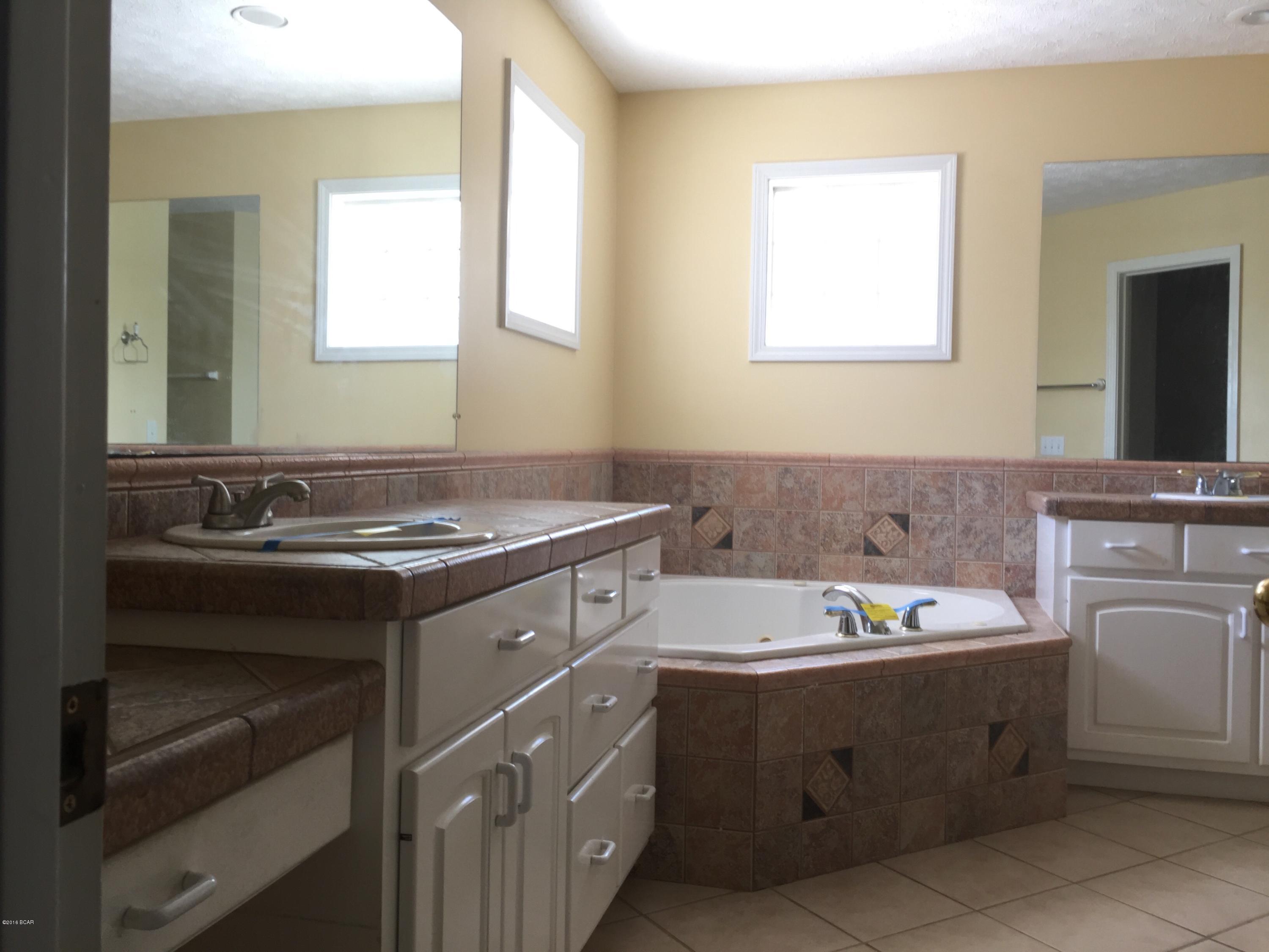 1418 Inverness Road Lynn Haven, FL 32444 - Photo 19 of 25 Gallery Image 19