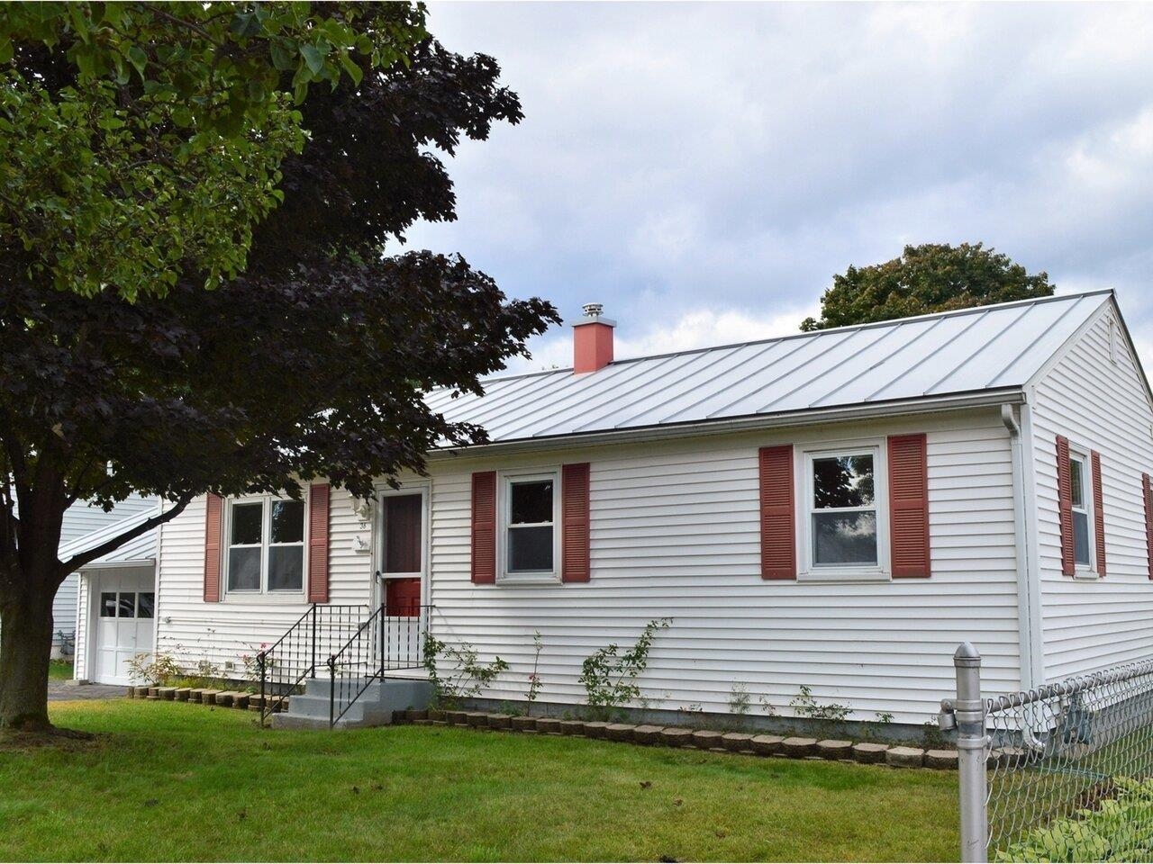 36 Turf Road Burlington, VT 05408 - Photo 1 of 36 Gallery Image 1