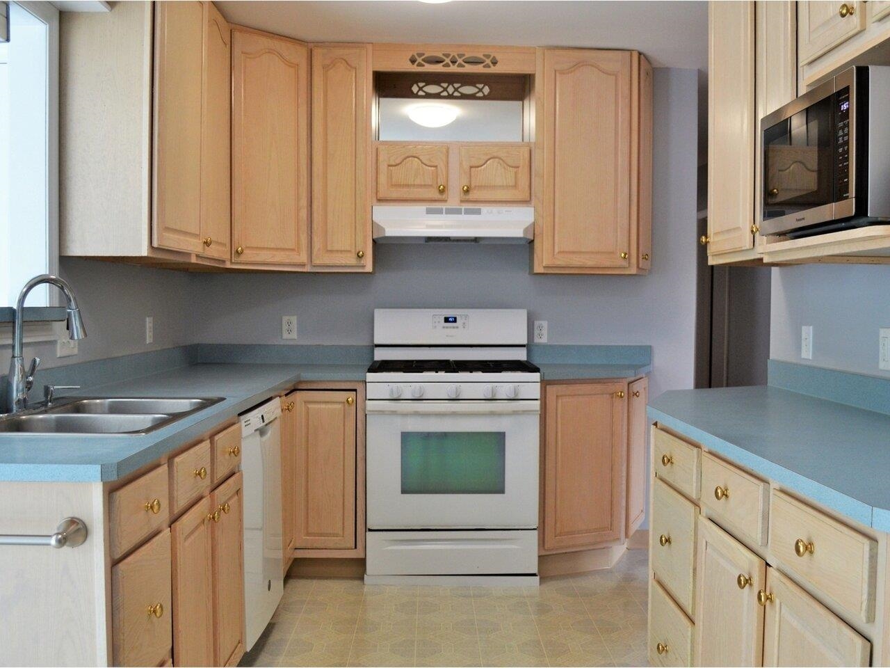 36 Turf Road Burlington, VT 05408 - Photo 6 of 36 Gallery Image 6